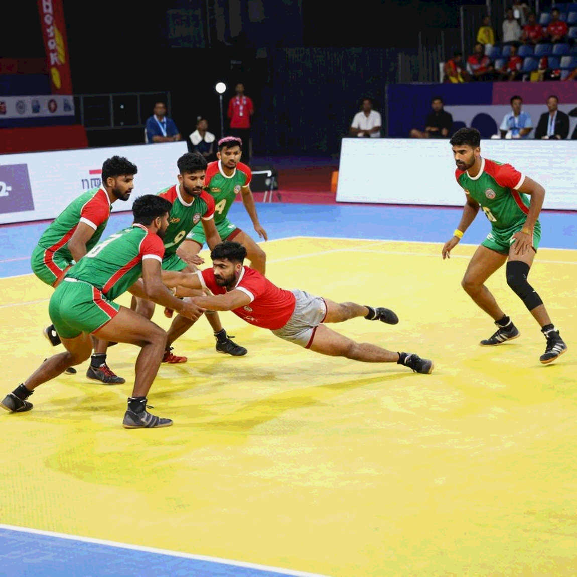 कबड्डी की वो बही जो कोई नहीं रखता: 214 घटनाएँ, एक खाली कॉलम और 18 से 27 का फ़ासला कबड्डी की वो बही जो कोई नहीं रखता: 214 घटनाएँ, एक खाली कॉलम और 18 से 27 का फ़ासला