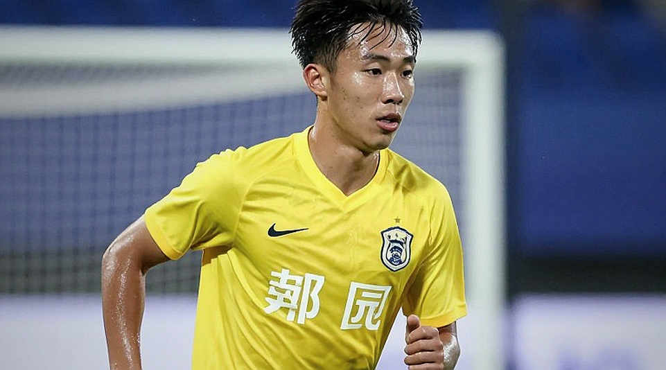 विला पार्क का 2-1: स्कोरबोर्ड साफ़ है, टीम-शीट नहीं